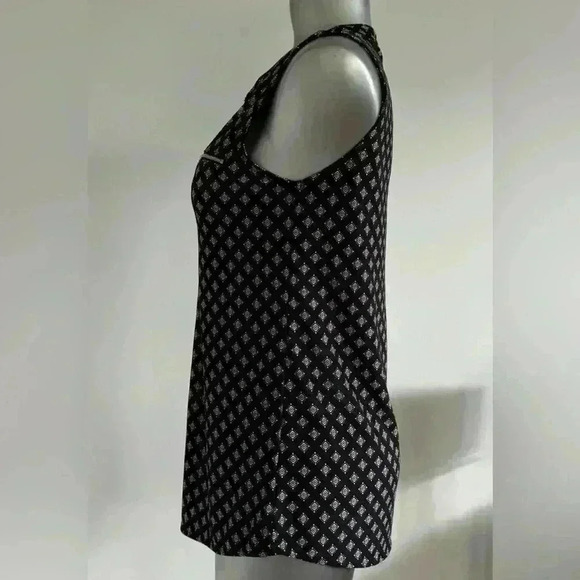 💟Black & White Sleeveless Top - Picture 4 of 15